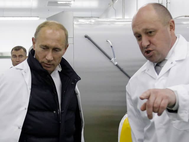 Yevgeny Prigozhin (right) with Vladimir Putin 