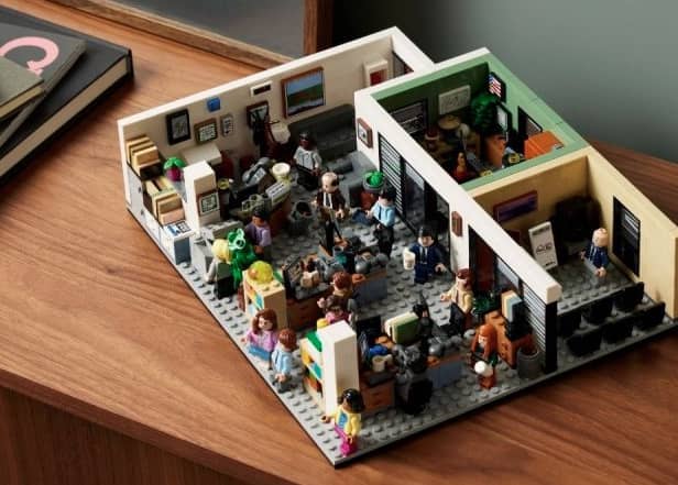 The set comes complete with the full main office and Michael Scott’s (Steve Carell) office detachable, and apart from a wall swap it stays very close to the original fan design.