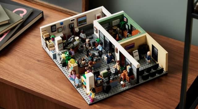 The set comes complete with the full main office and Michael Scott’s (Steve Carell) office detachable, and apart from a wall swap it stays very close to the original fan design.