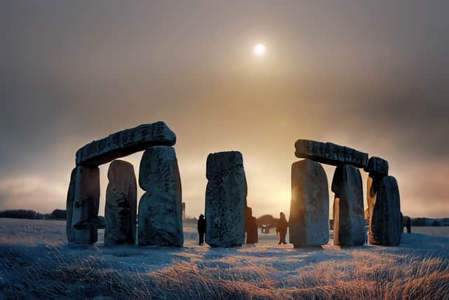 Winter Solstice at Stonehenge in Wiltshire (Declan Hillman - stock.adobe.com)