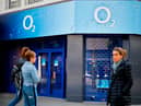 O2 has issued a warning as fraudsters are getting phone contract customers to steal personal details 