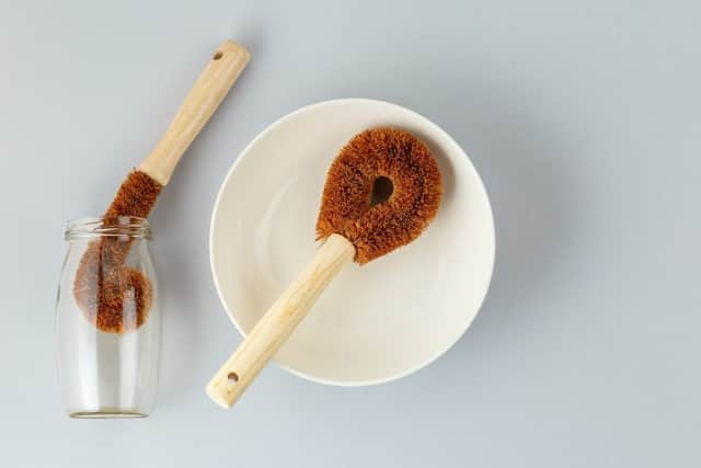 Urge to use more eco-friendly pot scrubbers (photo: Adobe)