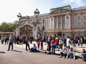 King Charles Coronation: Royal fans begin camping outside Buckingham Palace with one week to wait 