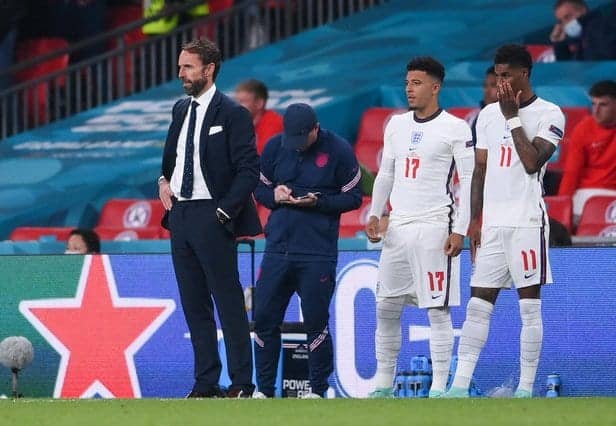 Jadon Sancho and Marcus Rashford of England wait to be substituted (Photo: Getty Images)
