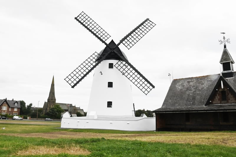 Lytham's best known landmarks, the Windmill and the Old Lifeboat House contain a seasonal museum with a series of exhibits, focused on the "History of Mills and Milling", the "Great Lifeboat Disaster" and the "Heritage of Lytham St Annes and the Fylde Area"
