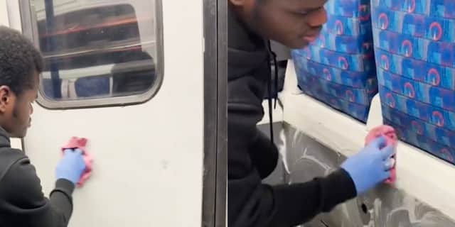 Tube carriage is cleaned.