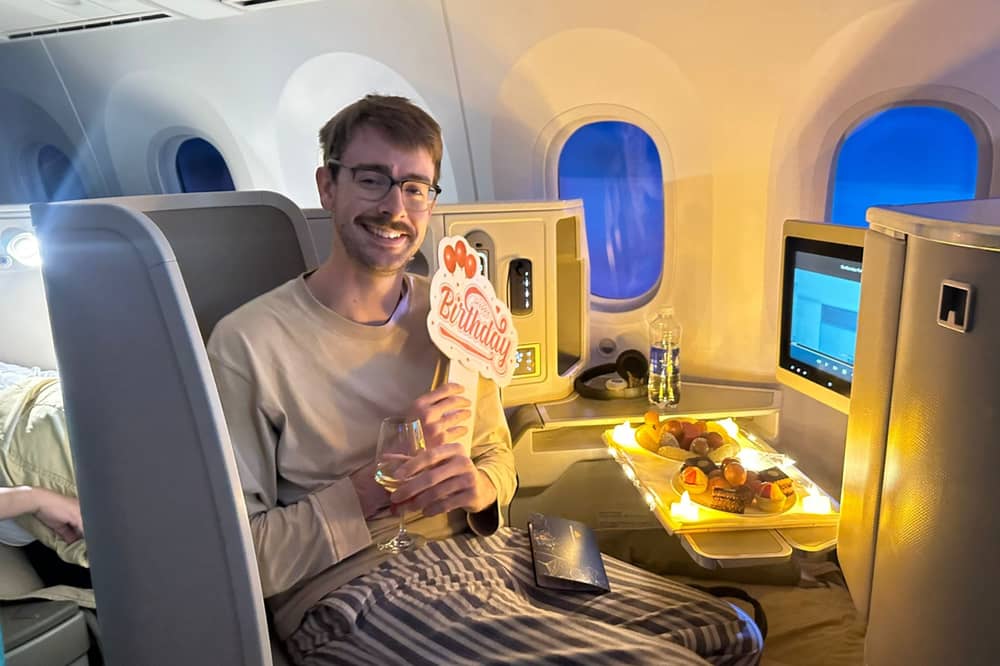Here's how I spent my 31st birthday on a 14-hour flight from Ho Chi Minh to London in Vietnam Airlines' business class - all the perks, surprises and complimentary cocktails that entailed.