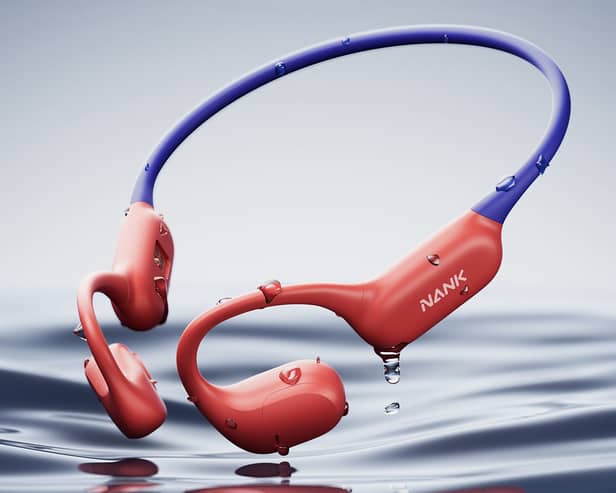 The Nank Runner Air headphones are designed for outdoor and indoor sports