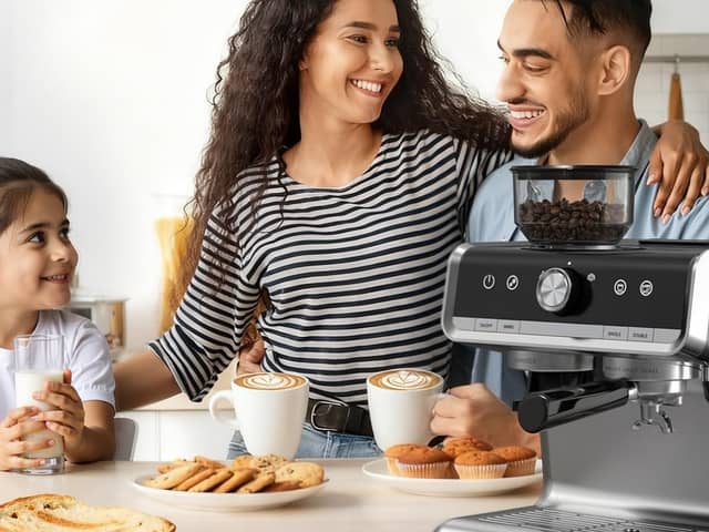 The Aptliton coffee machine combines a built-in bean grinder, espresso brewing and a milk frothing function