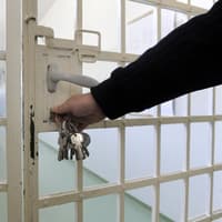 Jail for a Wigan thug who won't be prosecuted for arson and death threats is still jailed for lesser crimes