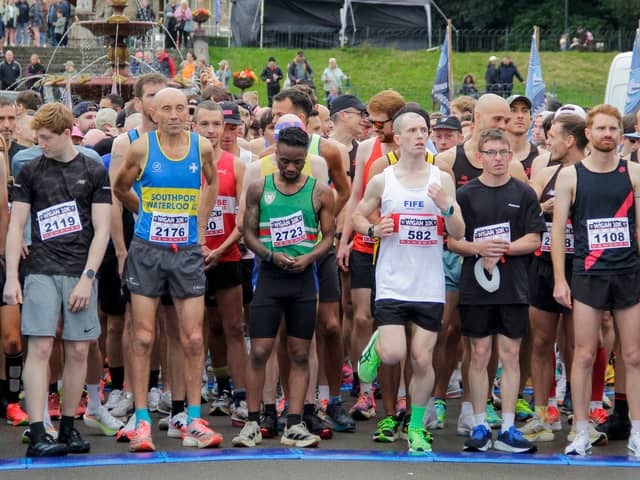 Runners getting ready to begin 