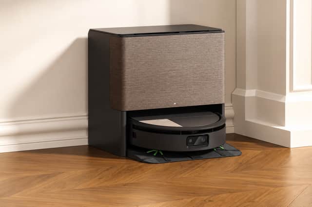 It's a stylish package, with a nicely designed dock, that houses an elegantly-designed vacuum