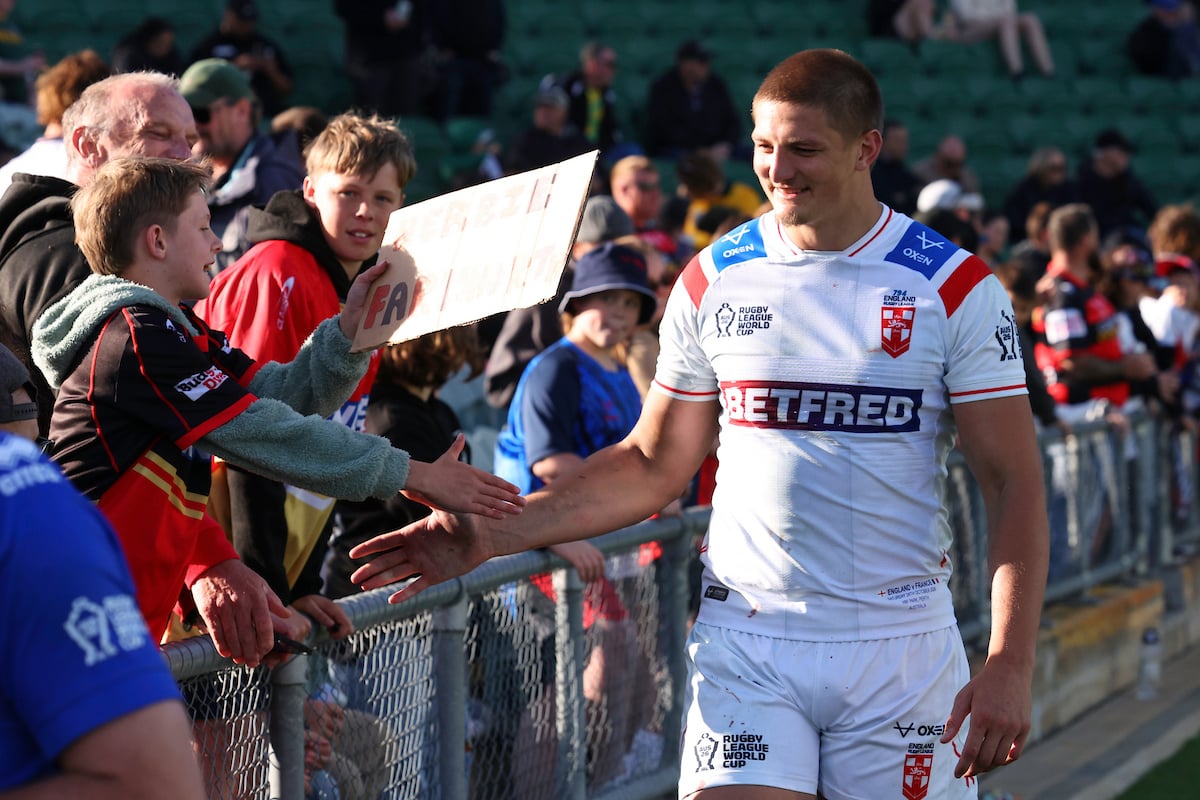 England score 14 tries to crush France and keep Rugby League World Cup hopes alive