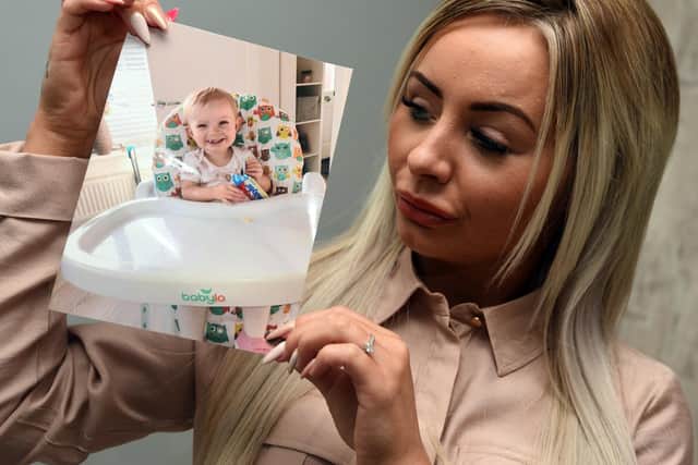 Leanne Thompson with a picture of Hollie