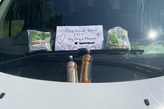 The message and treats left by Guy and Mason for the officers