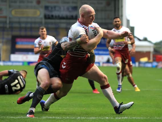 Liam Farrell crosses for a late try