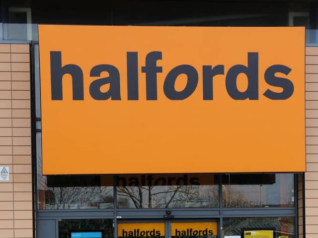 Hundreds of MOT testers and vehicle technicians are being recruited by Halfords Autocentres amid an increase in the used car market.