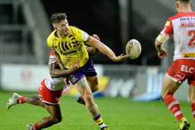 Oliver Gildart gets a pass away