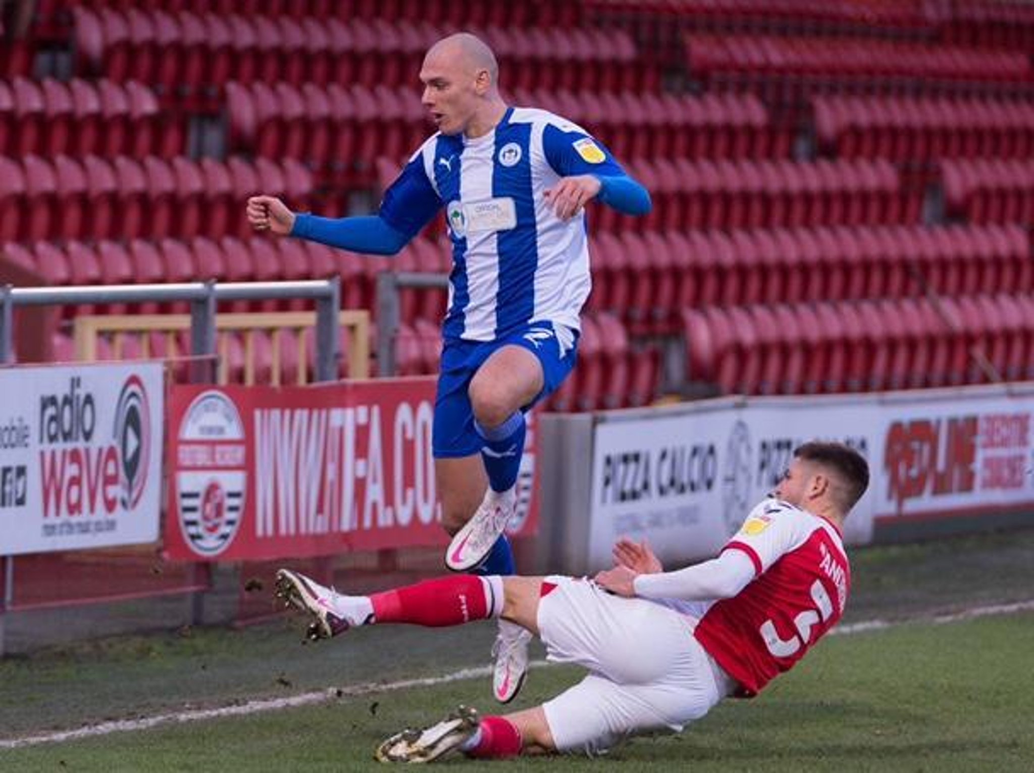 Η Κύπρος προχωρά στο κατάστημα για το Wigan Athletic star