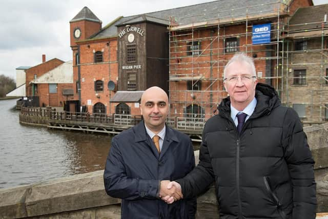 Harinder Dhaliwal (left) with Coun David Molyneux at the project's launch in 2018