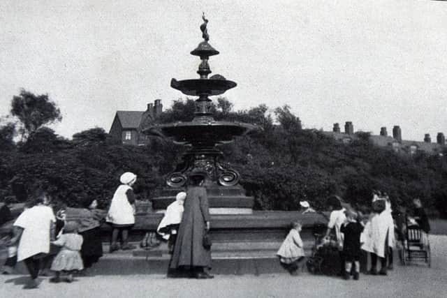 Wiganers at the fountain in Mesnes Park