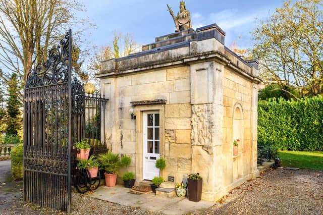 East End Lodge is a Grade II listed Georgian gate house opening towards to stunning Grimston Park Estate.