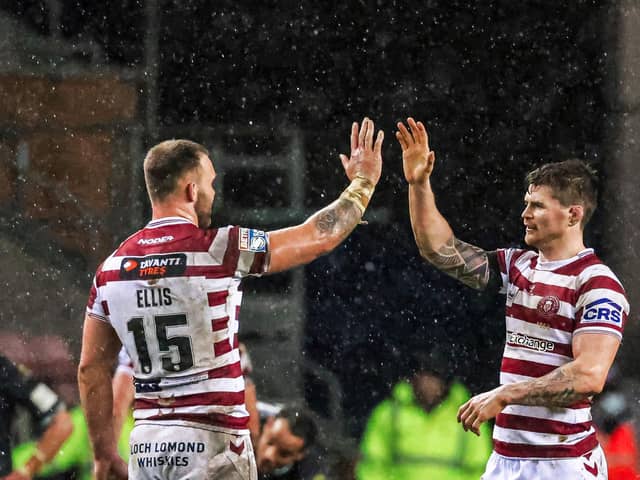 Wigan Warriors beat Huddersfield Giants