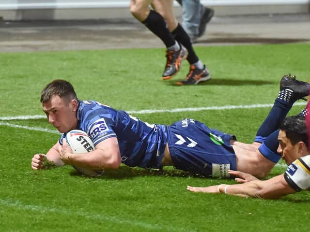 Harry Smith goes over for a try against York
