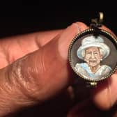 Hedley's micro art of Her Majesty The Queen