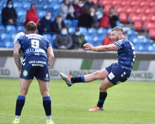 Jackson Hastings strikes the winning drop goal