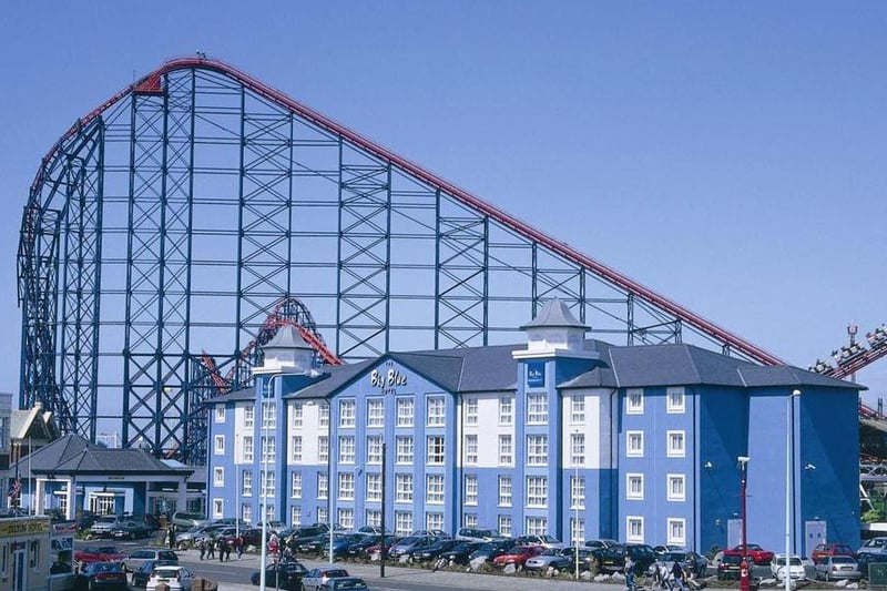 Rated 4.5 (out of 5) based on 3,913 reviews, this popular hotel is a top pick for families. Situated in Ocean Boulevard, the beachfront hotel is next door to the Pleasure Beach. Weekend prices are around 250 per night for 2 adults and 2 children - www.bigbluehotel.com