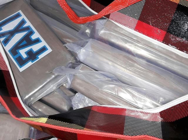 Suspected cocaine seized in Huyton