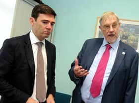 Andy Burnham and Lord Peter Smith at Wigan Infirmary in 2017