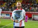 Sam Tomkins with the League Leaders Shield last week