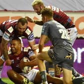 Willie Isa scores a try