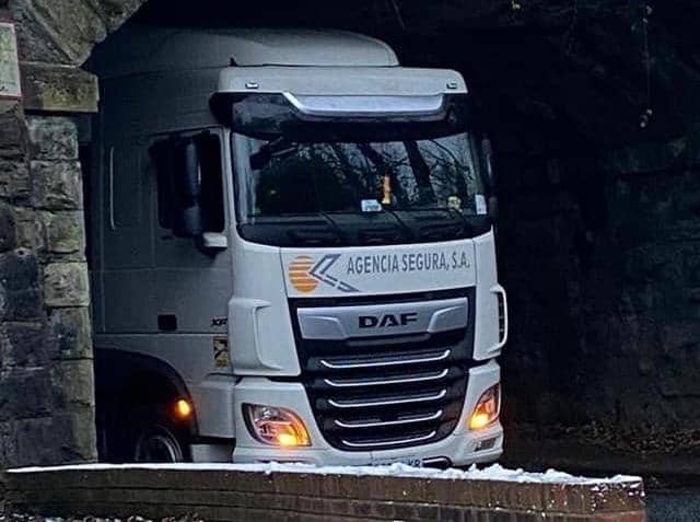 The lorry was stuck for over seven hours (credit: Lottiie Ball)