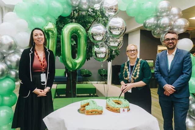 Coun Yvonne Klieve cuts the birthday cake