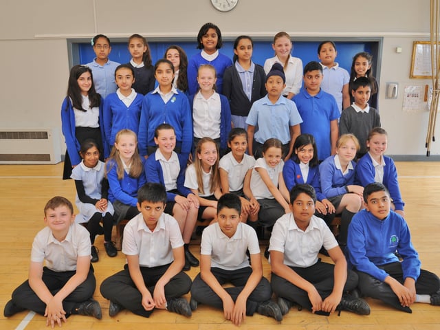 Thorpe primary school year 6 leavers Y617 EMN-170308-134126001