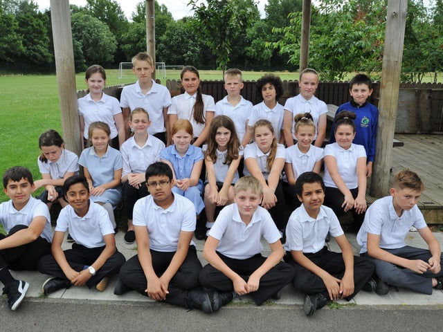 Watergall primary school year 6 leavers Y617 EMN-170308-132848001