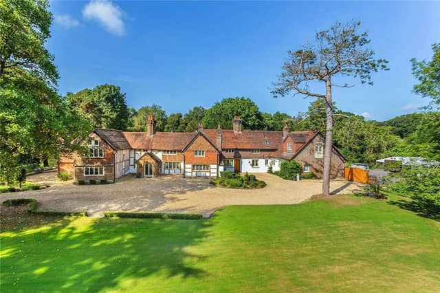 Nine to ten bedrooms in Charlwood, Horley