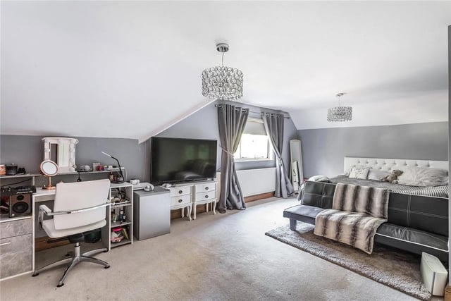 Nine to ten bedrooms in Charlwood, Horley