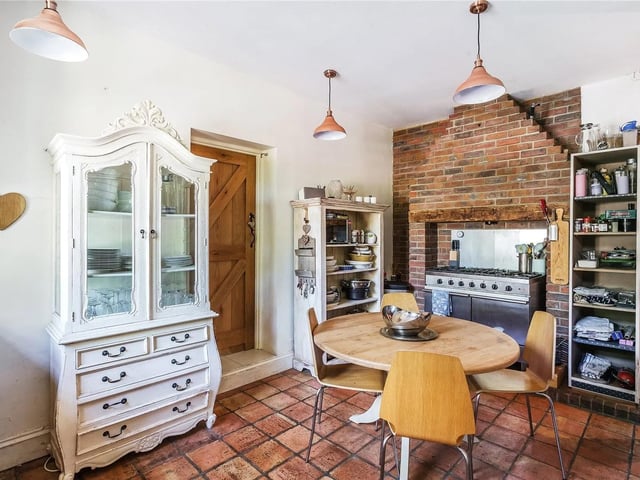 Nine to ten bedrooms in Charlwood, Horley
