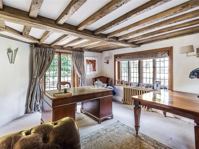 Nine to ten bedrooms in Charlwood, Horley