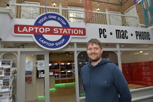 Liam Cooper at Laptop Station: Enterprise Shopping Centre, Eastbourne (Pic by Jon Rigby) SUS-220215-200131008