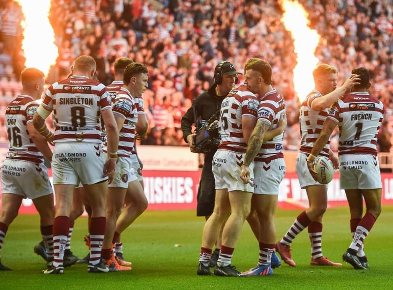 The Warriors celebrate the try before the break