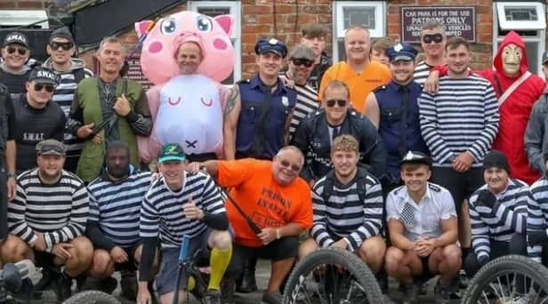 Spring View Rugby Club raised £400 each for Andys Man Club and Macmillan Cancer Support
