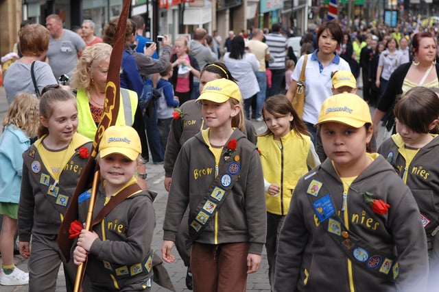 Wigan St George's Day Parade 2010:  Brownies on Standishgate