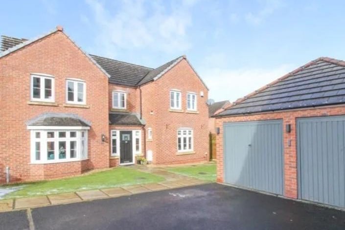 On the market with Addisons Estate Agent is this delightful 4 bed detached house in Naburn Drive, Orrell
