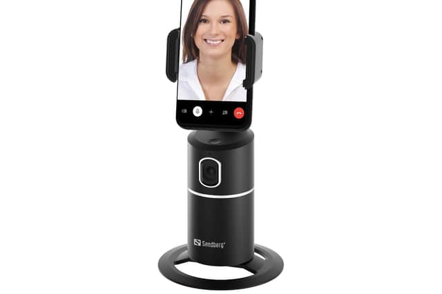 The Sandberg Motion Tracking Phone Mount allows you to attach your mobile vertically as well as horizontally