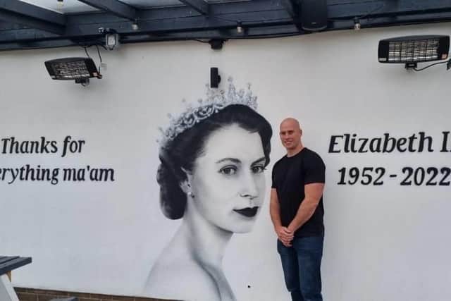 Scott Wilcock's tribute to the Queen